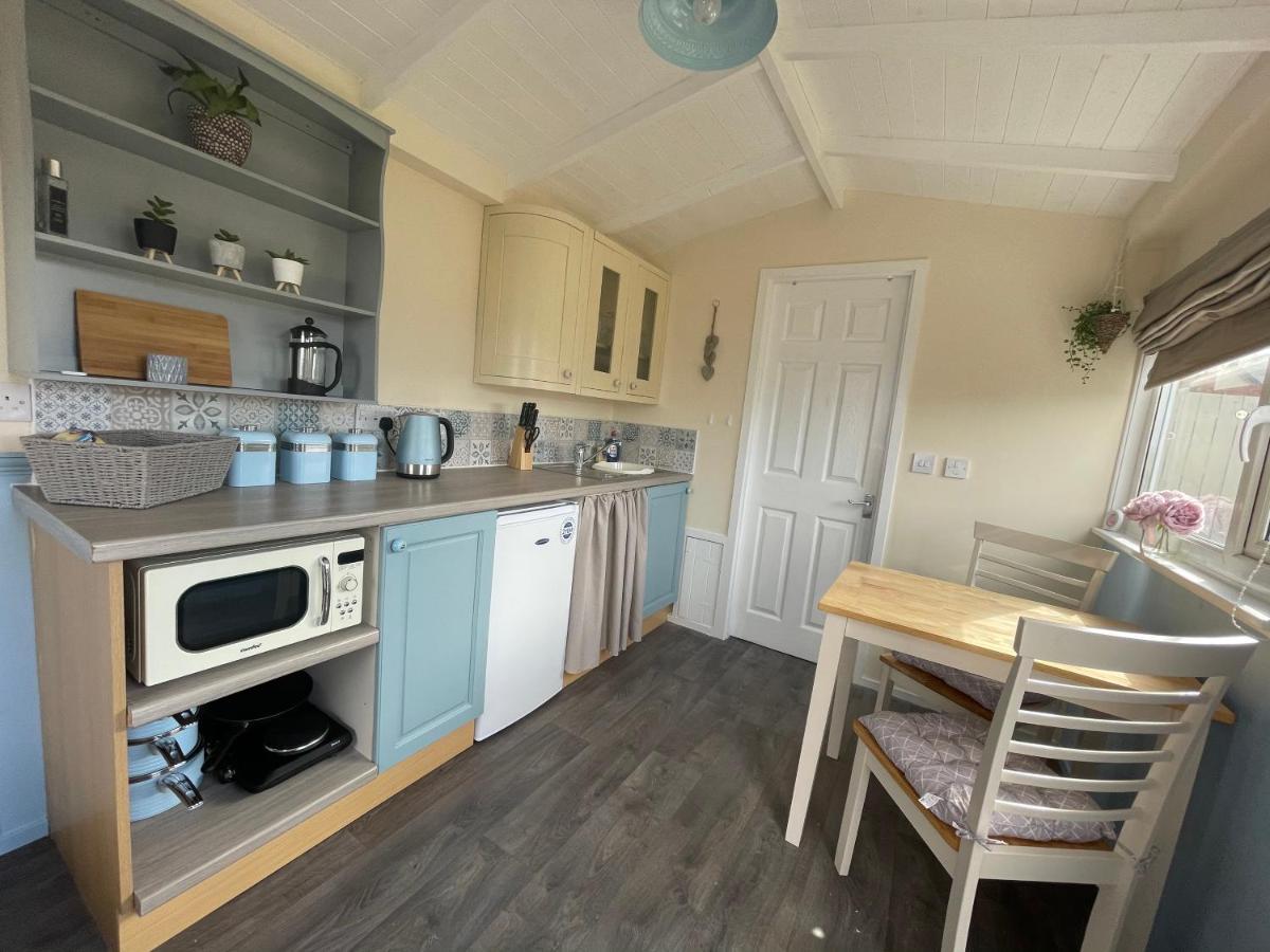 Kevara Shepherds Hut Finstown Exterior photo
